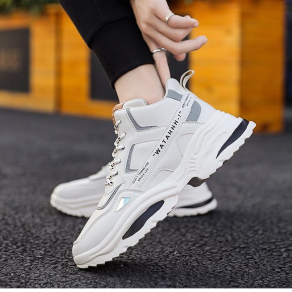 Men\'s sports shoes